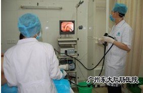 肛泰医院专家为腹泻患者检查病因